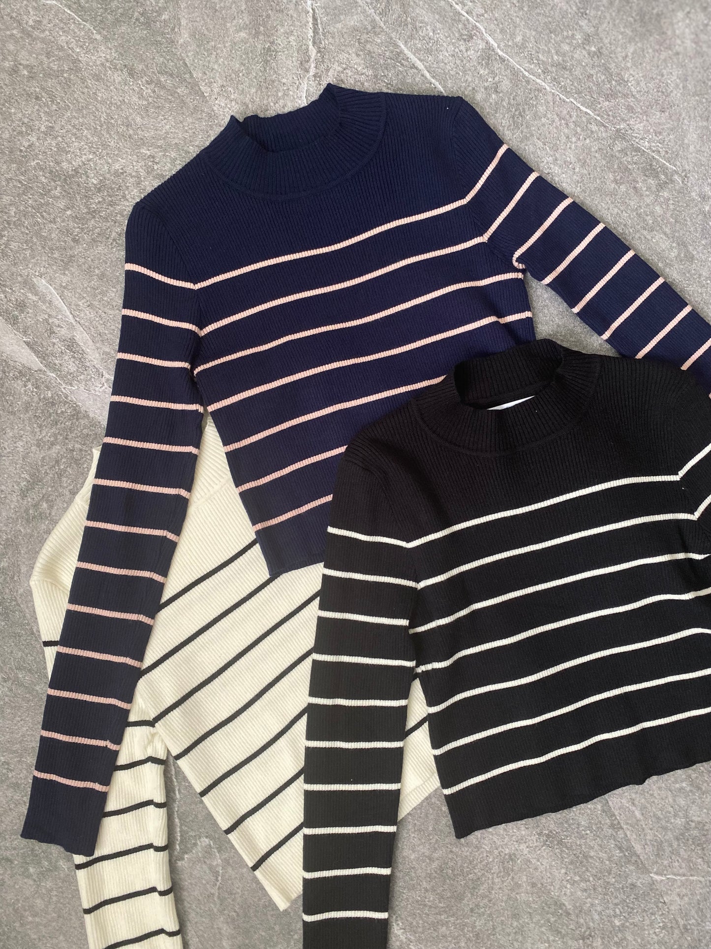 Maglioncino crop a righe