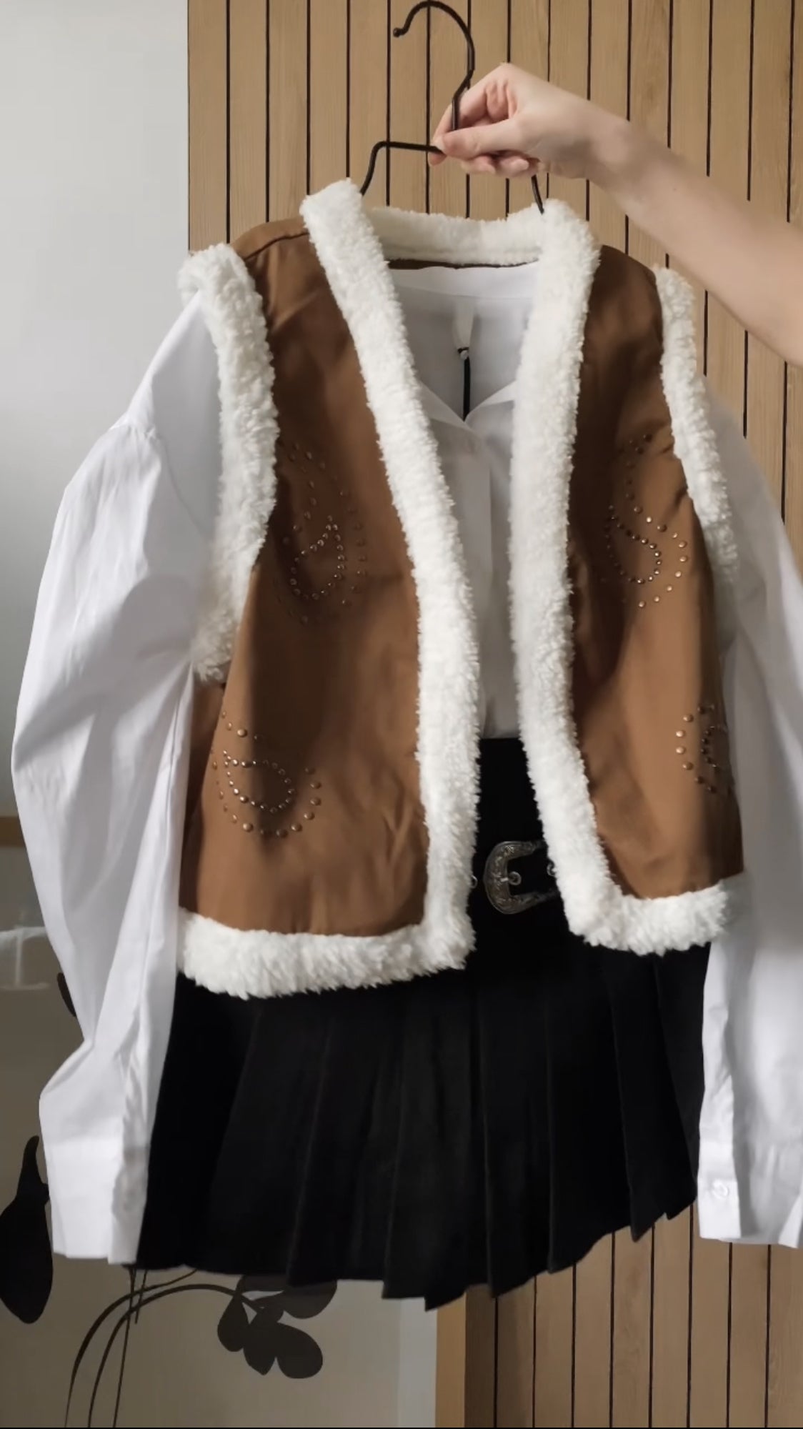 Gilet borchiette bordo peluche