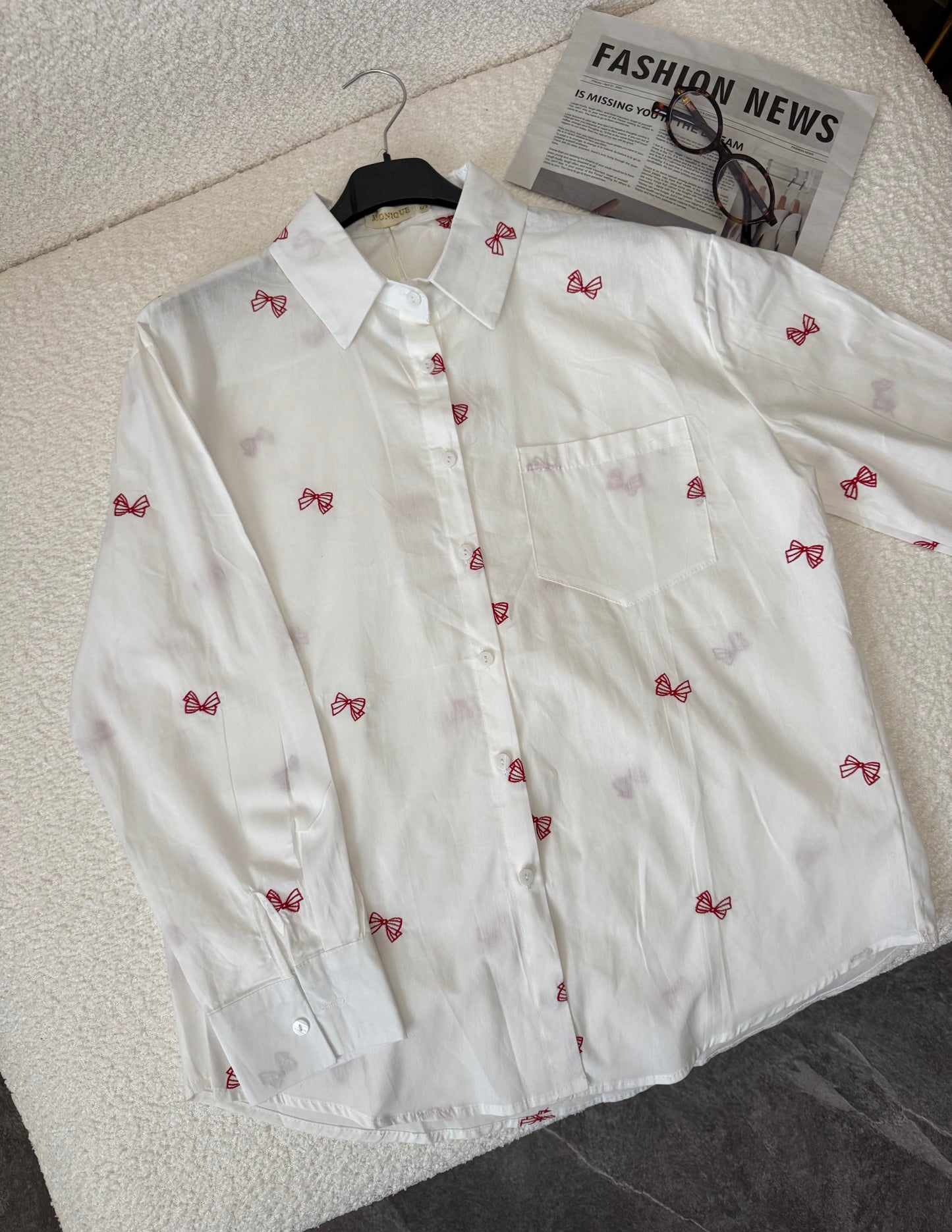 Camicia bianca fiocchetti