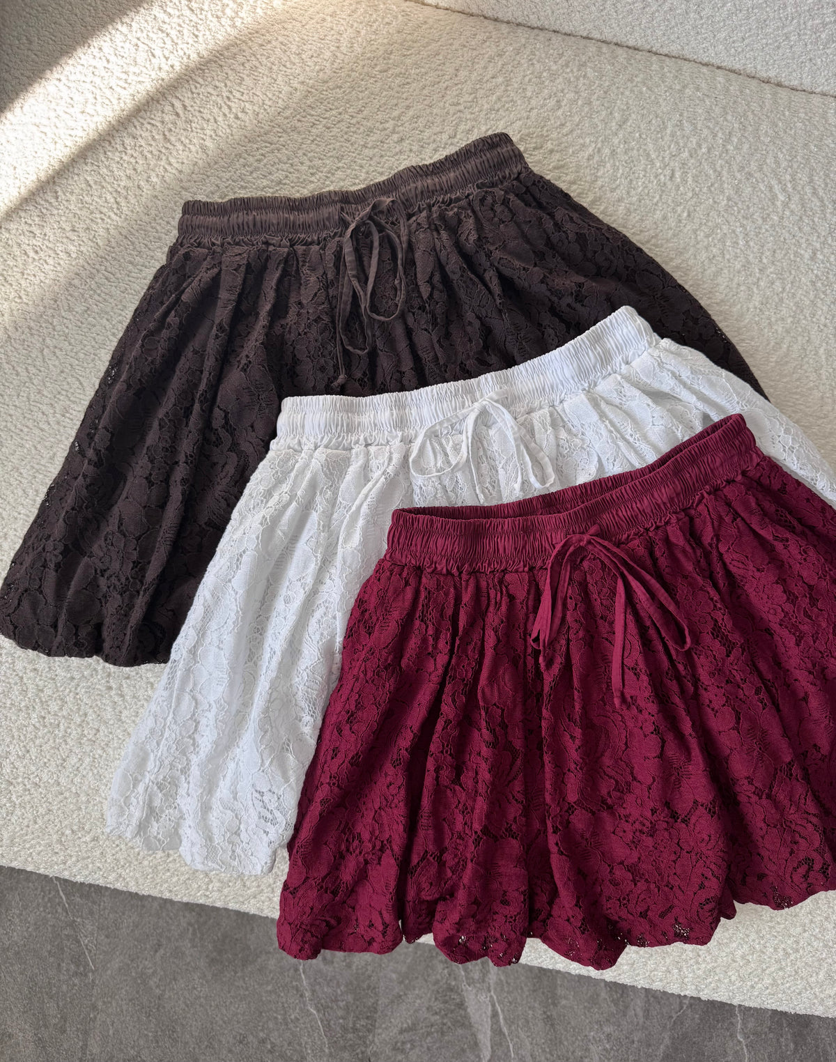 Kikisix Balloon lace skirt