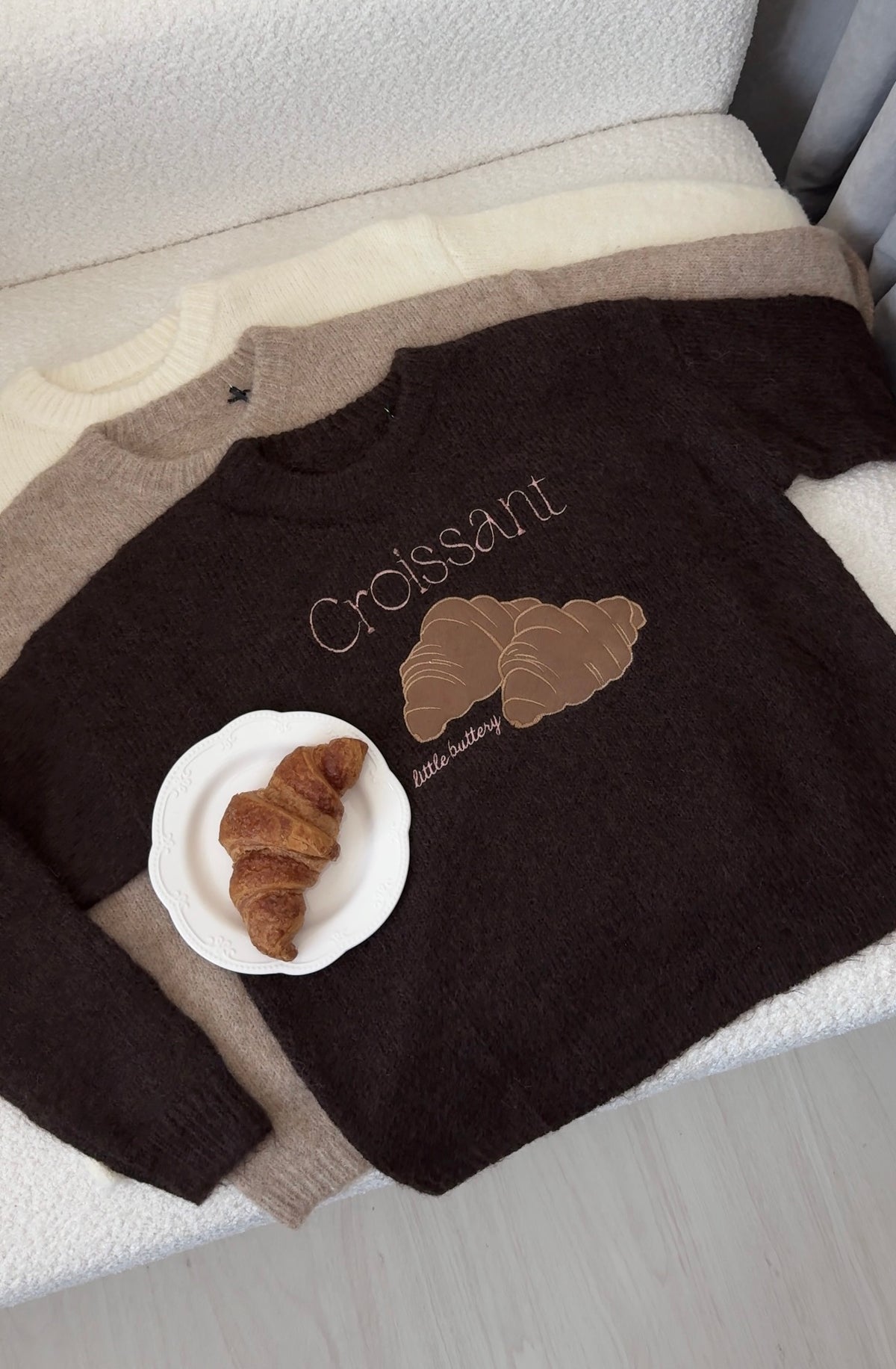 Croissant sweater 🥐