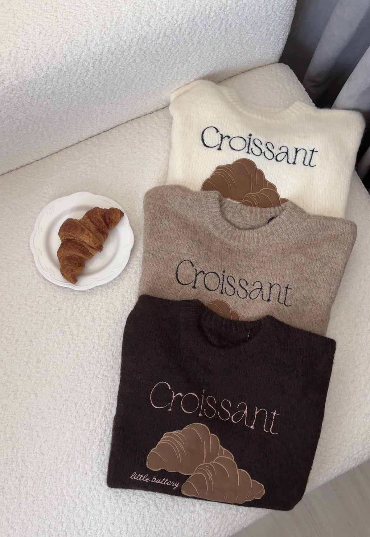 Croissant sweater 🥐